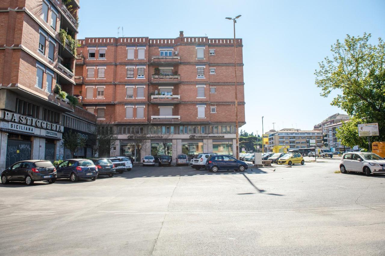 Clover - 13 Piazza Pio XI ローマ エクステリア 写真